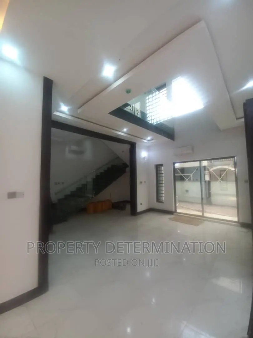 6bdrm Duplex in Magodo Shangisha Gra for rent in GRA Phase 2 Shangisha