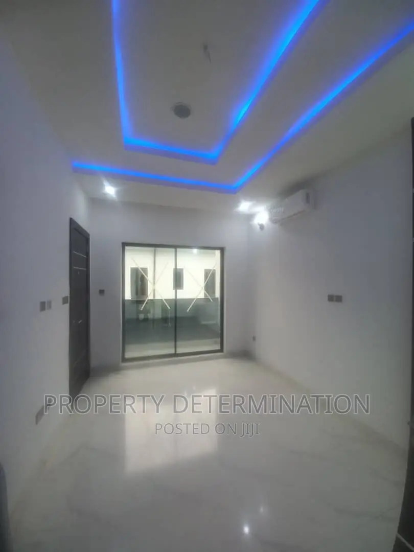 6bdrm Duplex in Magodo Shangisha Gra for rent in GRA Phase 2 Shangisha