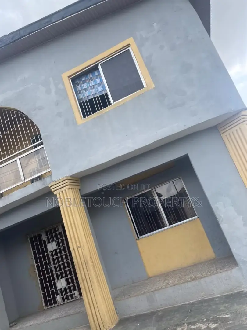 3bdrm Block of Flats in Alaba International for sale in Alaba