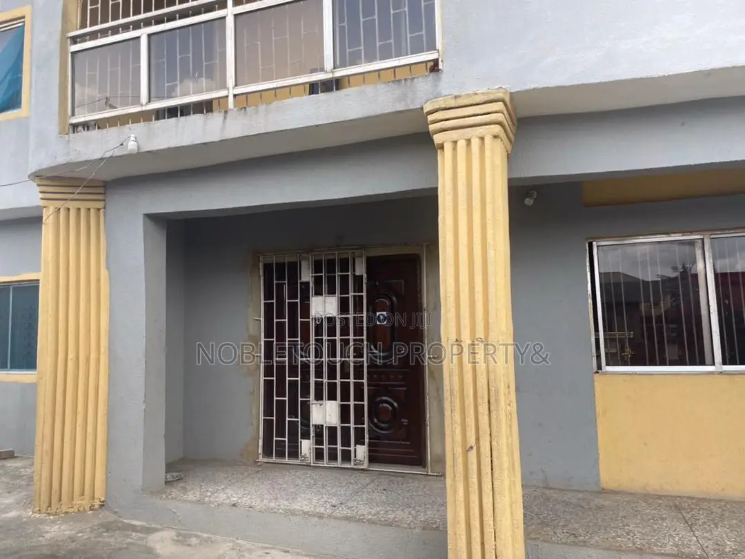 3bdrm Block of Flats in Alaba International for sale in Alaba
