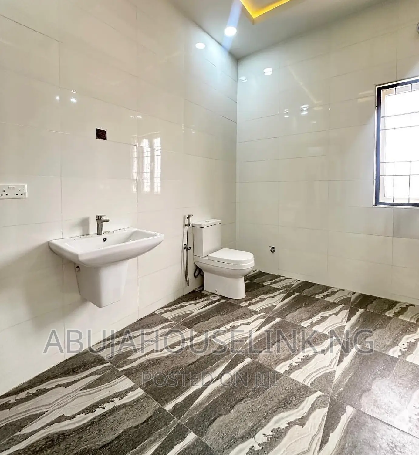 6bdrm Duplex in Guzape Abuja for sale in Guzape District