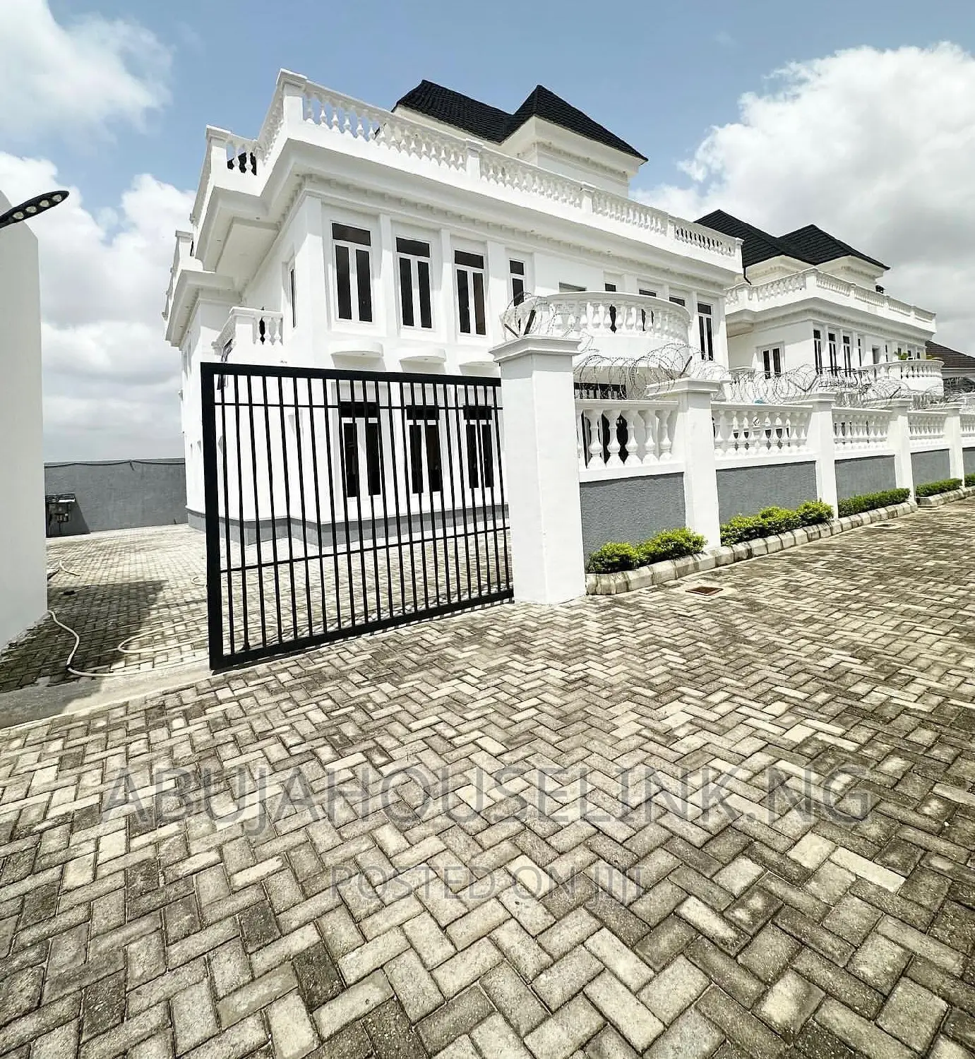 6bdrm Duplex in Guzape Abuja for sale in Guzape District