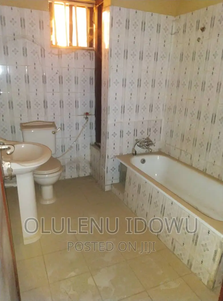 Furnished 3bdrm Block of Flats in Alimosho for sale in Alimosho