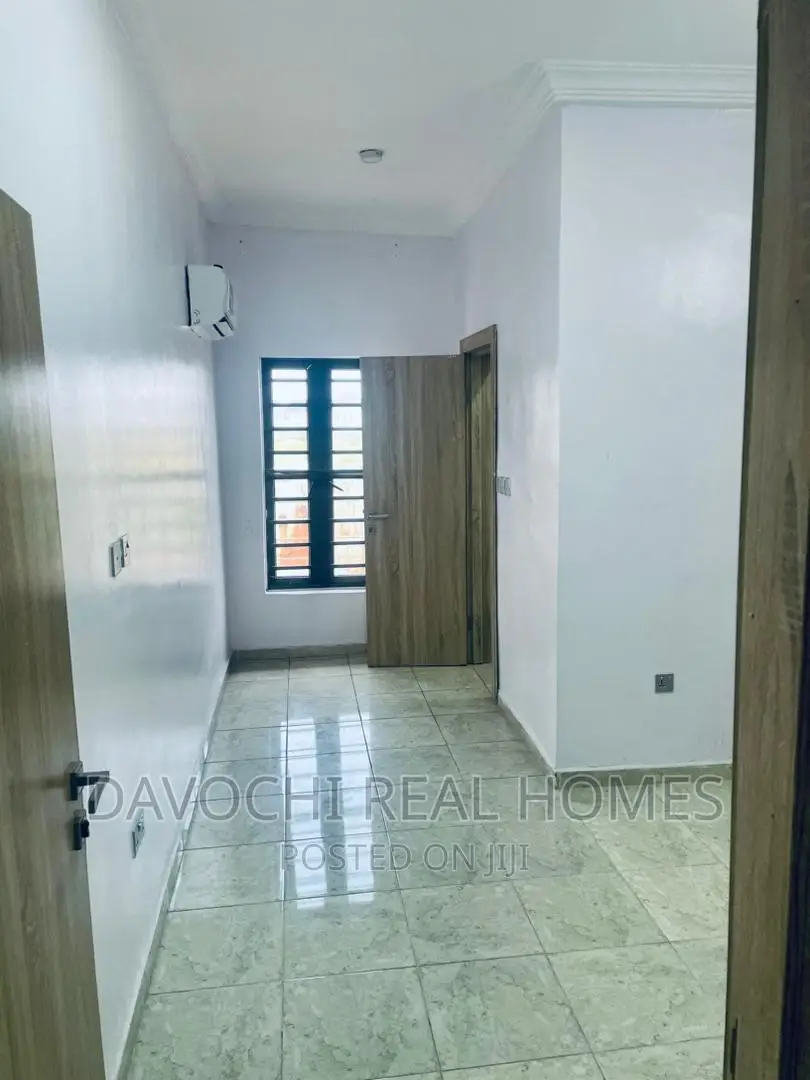 3bdrm Apartment in Chevron Conservation, Lekki for rent in Lekki