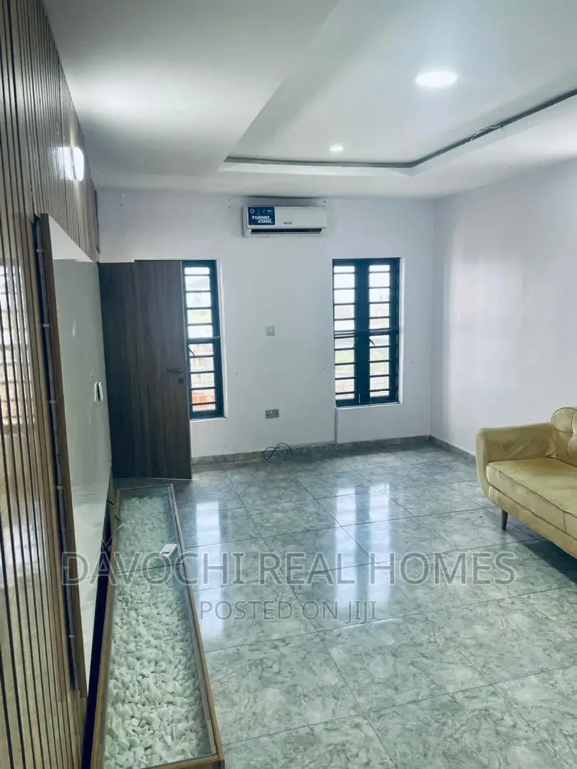 3bdrm Apartment in Chevron Conservation, Lekki for rent in Lekki