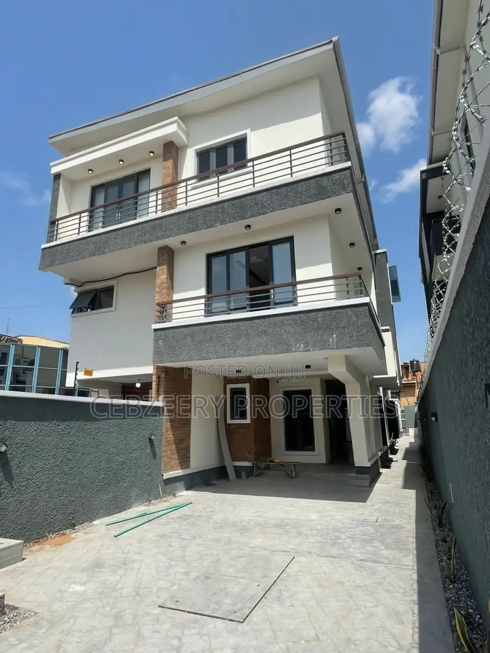 4bdrm Duplex in Ikeja for sale in Ikeja