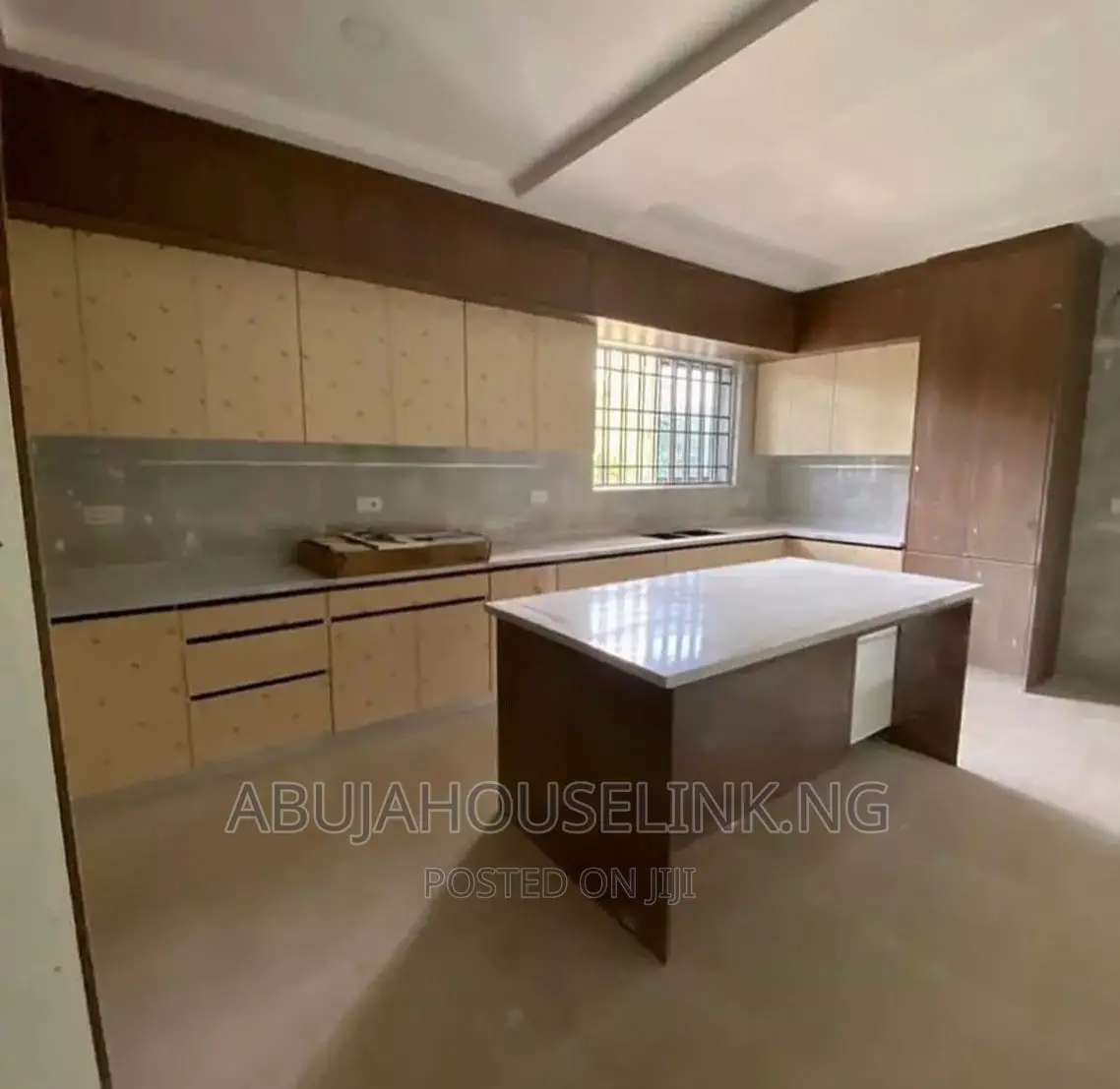 5bdrm Mansion in Wuye Abuja for sale in Wuye