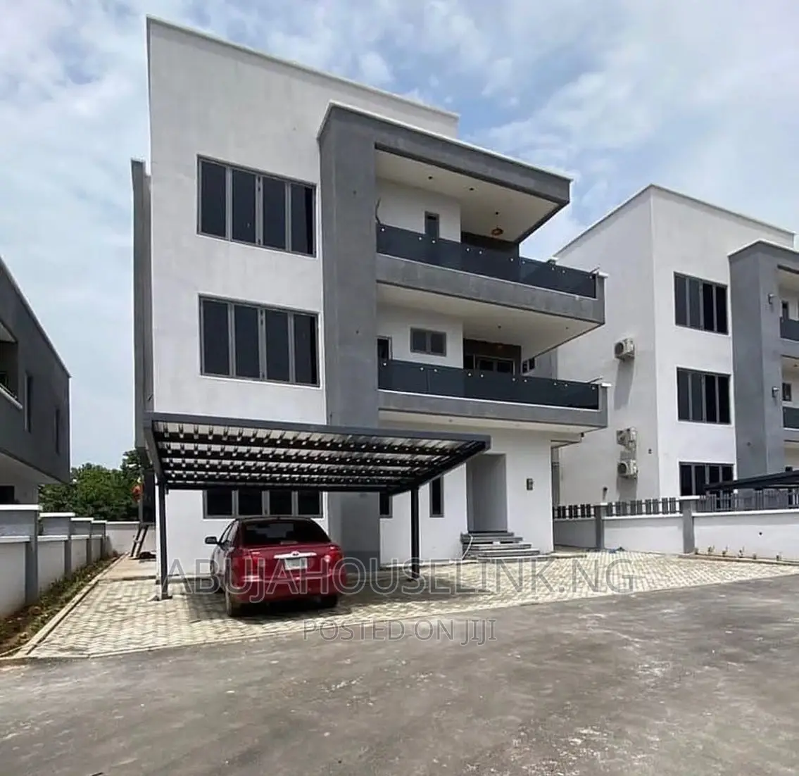 5bdrm Mansion in Wuye Abuja for sale in Wuye