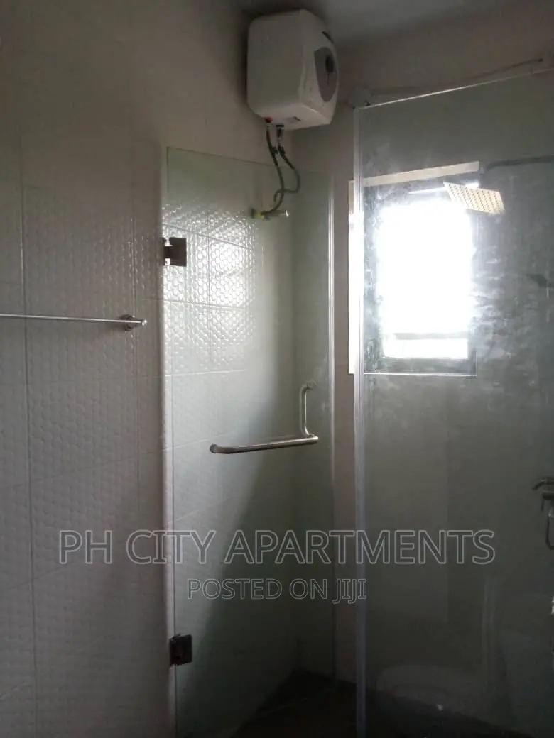2bdrm Block of Flats in Shell Corporative, Port-Harcourt for rent in Port-Harcourt