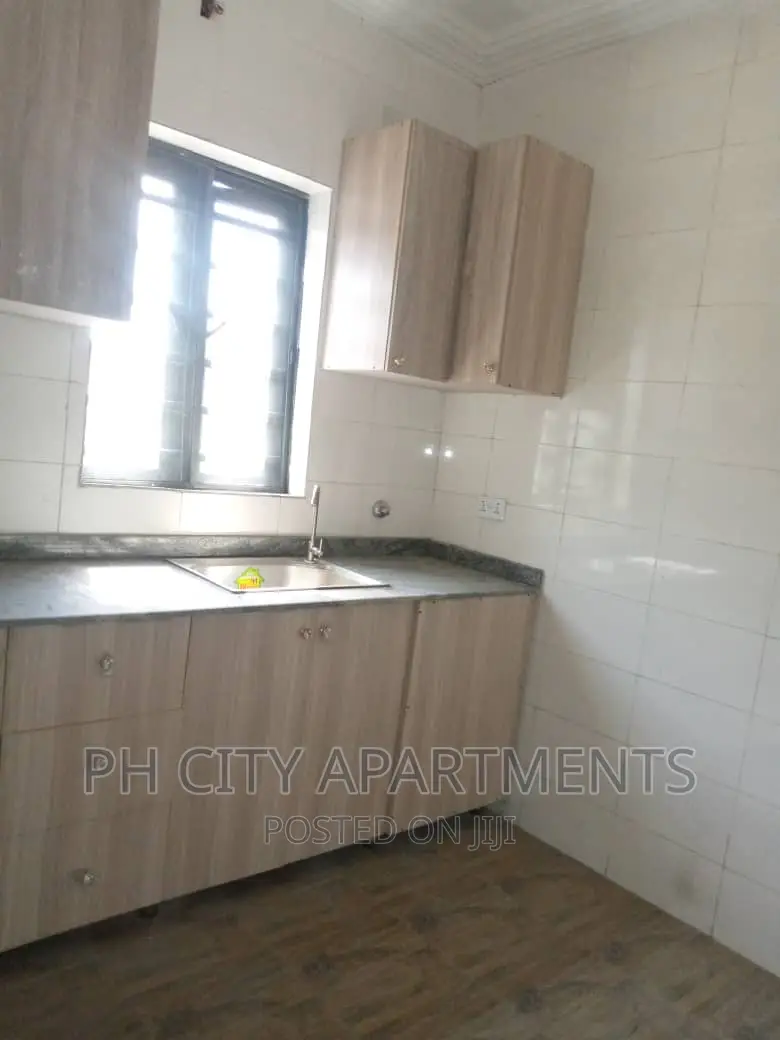 2bdrm Block of Flats in Shell Corporative, Port-Harcourt for rent in Port-Harcourt