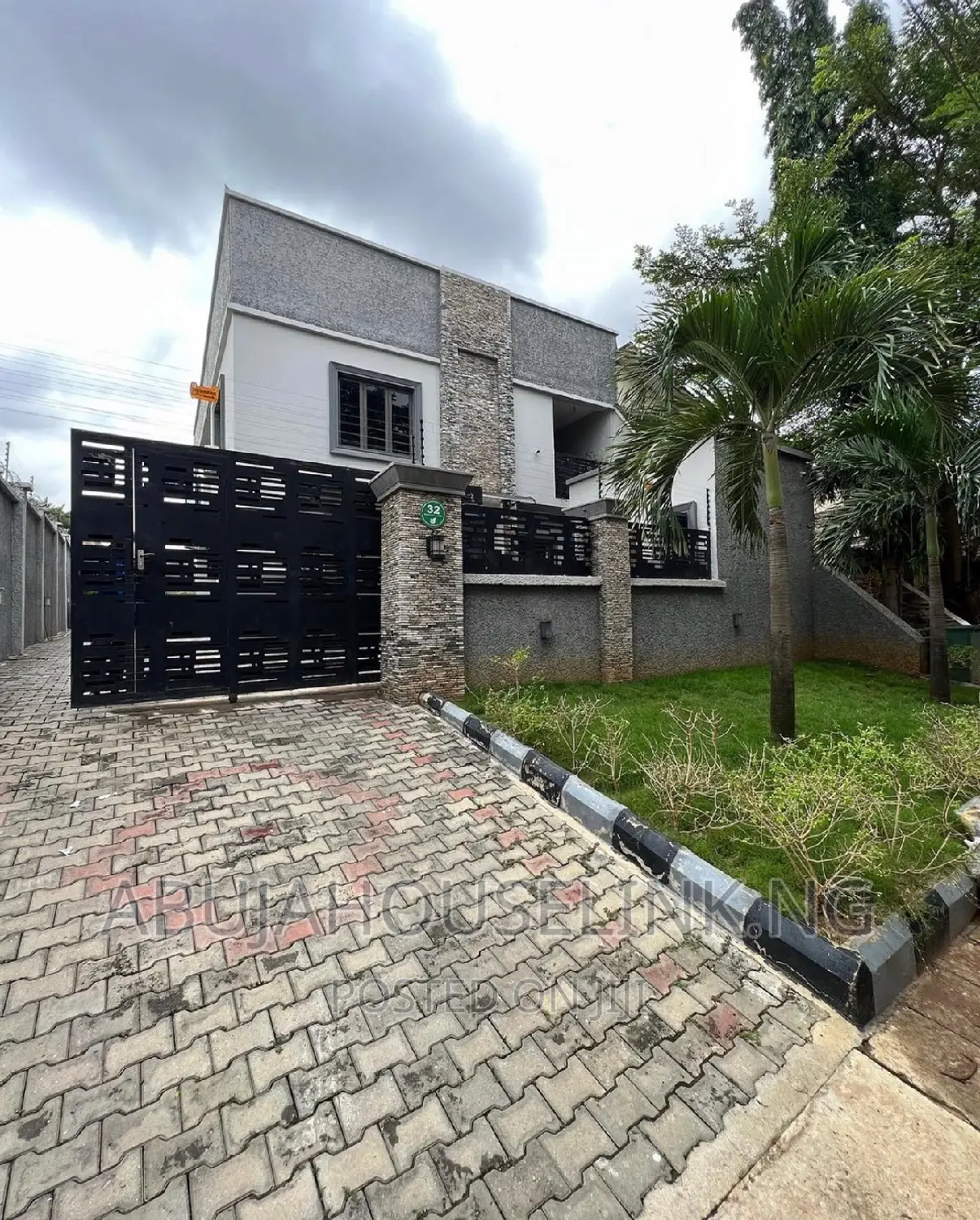 Furnished 4bdrm Duplex in Gwarinpa Abuja for sale in Gwarinpa