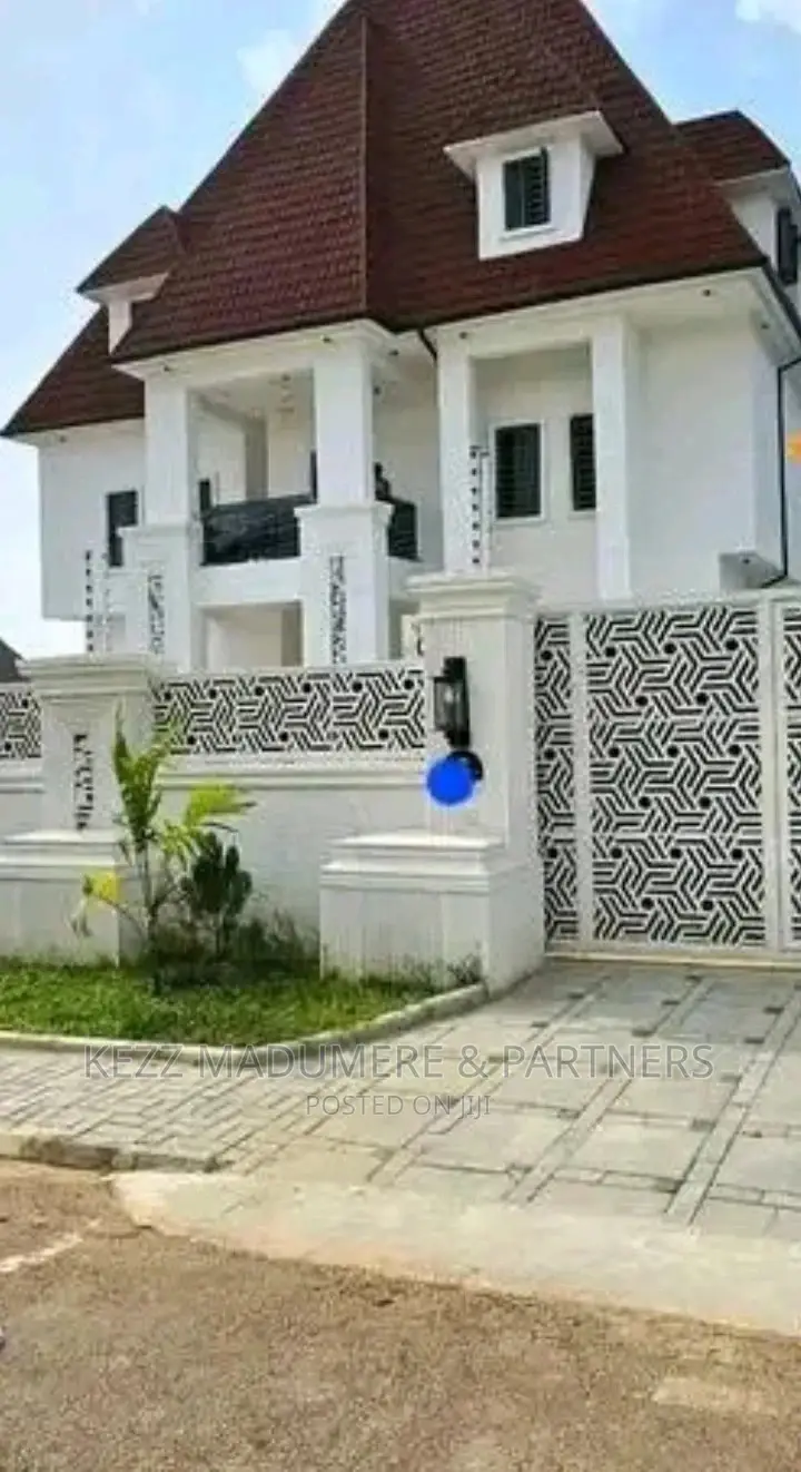 6bdrm Duplex in Gwarinpa Extension , for sale in Gwarinpa