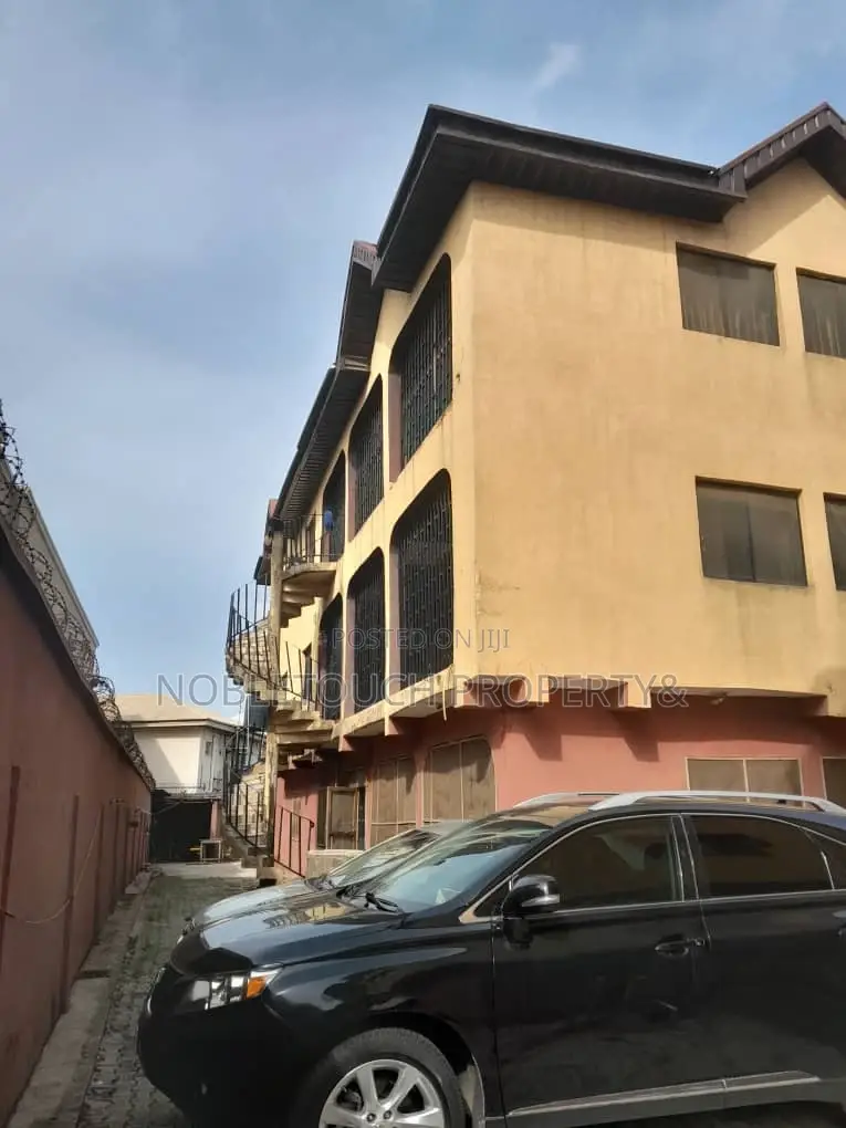 3bdrm Block of Flats in Okota -Ago Palace for sale in Ago Palace