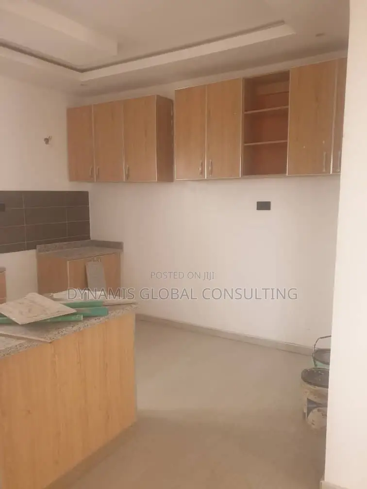 Furnished 3bdrm Block of Flats in Magodo Phase 2 for rent in GRA Phase 2 Shangisha