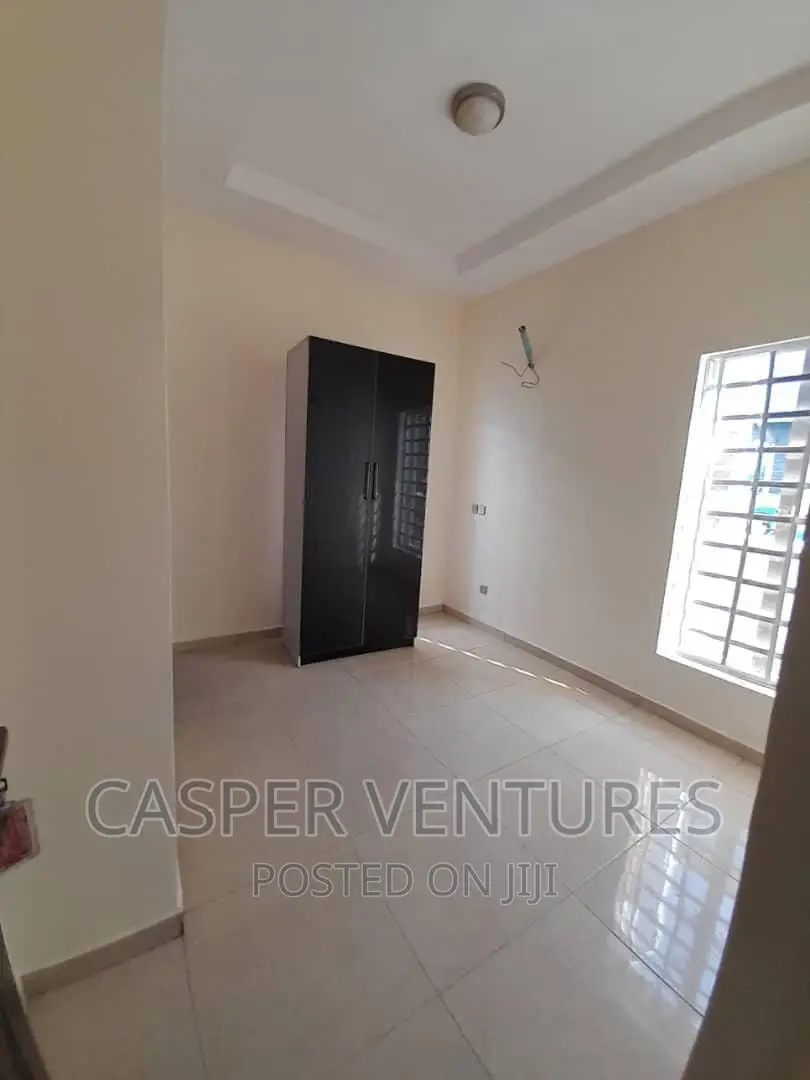 4bdrm Duplex in Chevron for rent in Chevron