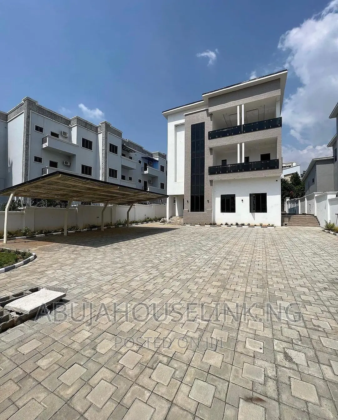 6bdrm Duplex in Guzape Abuja for sale in Guzape District