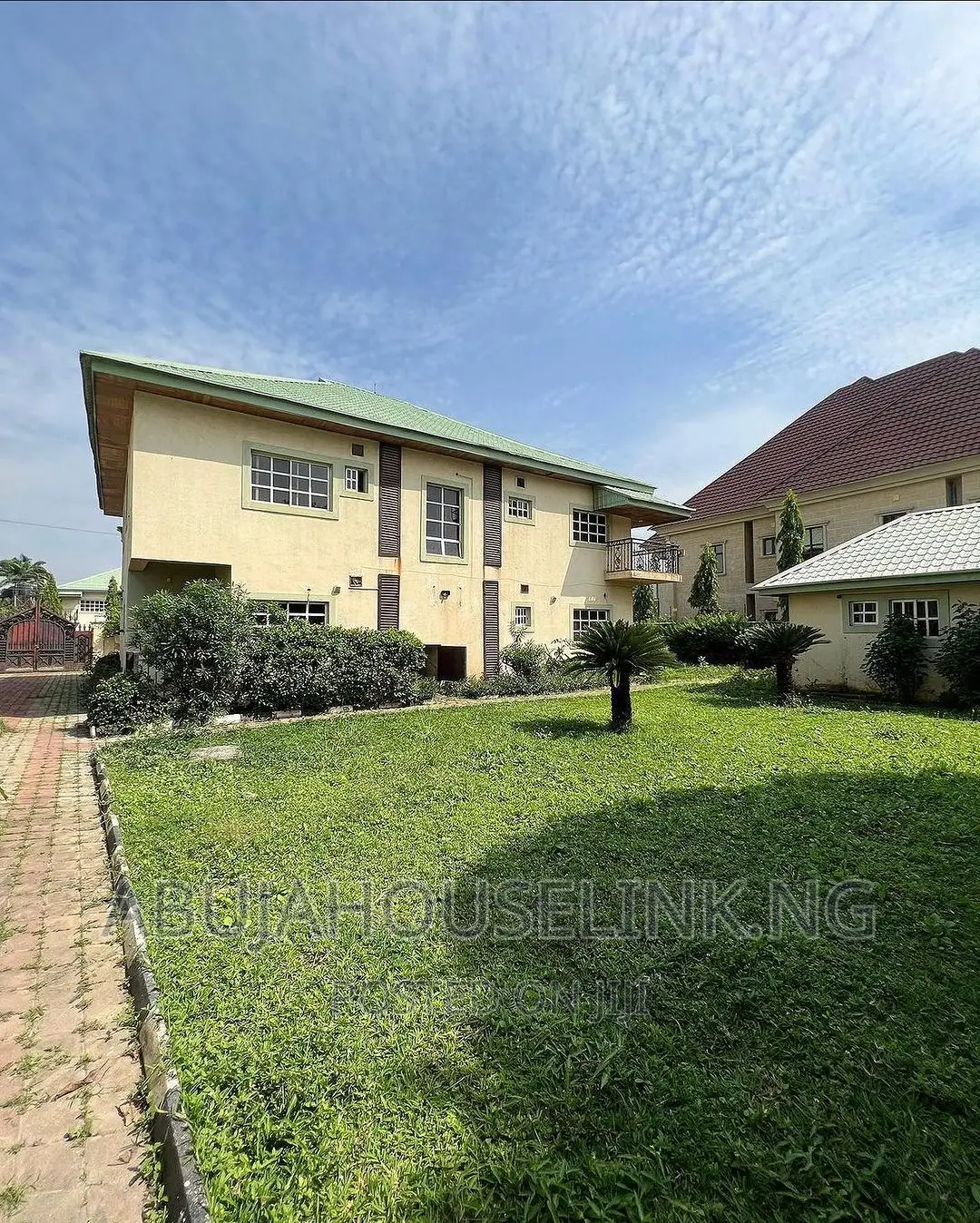 5bdrm Duplex in Gwarinpa Main Abuja for sale in Gwarinpa