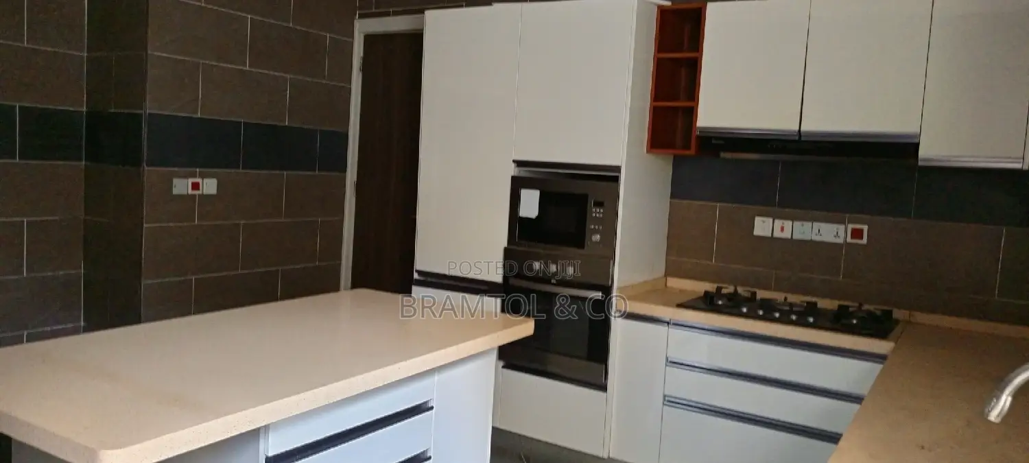 5bdrm Townhouse / Terrace in Guzape District for rent in Guzape District
