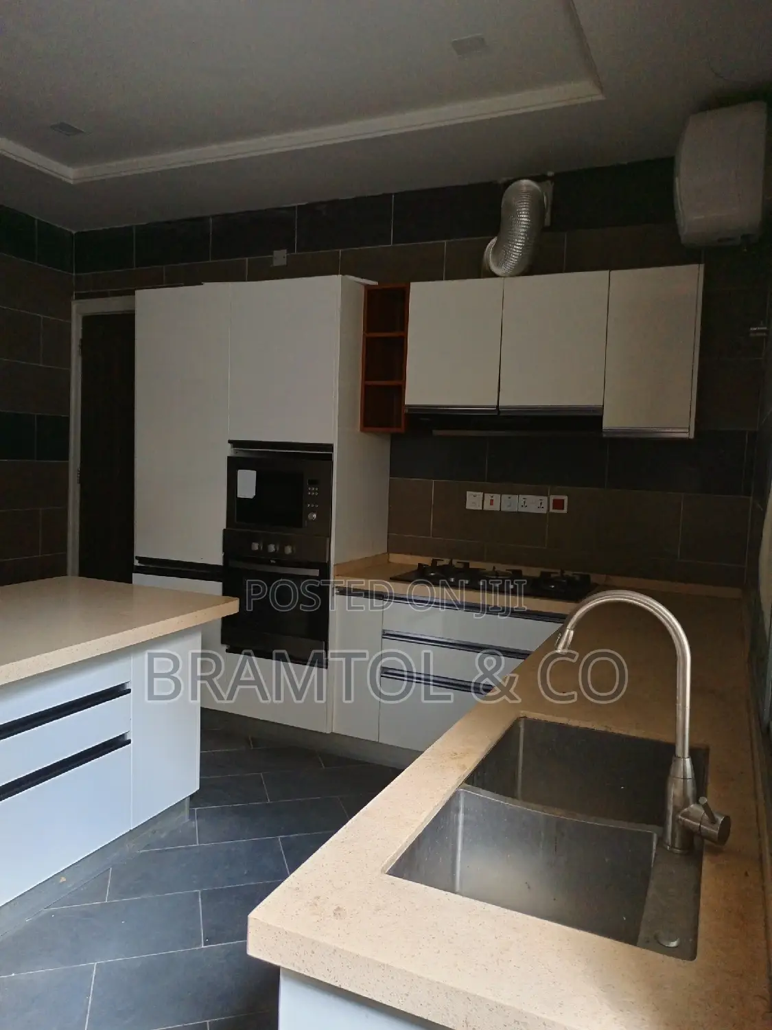 5bdrm Townhouse / Terrace in Guzape District for rent in Guzape District