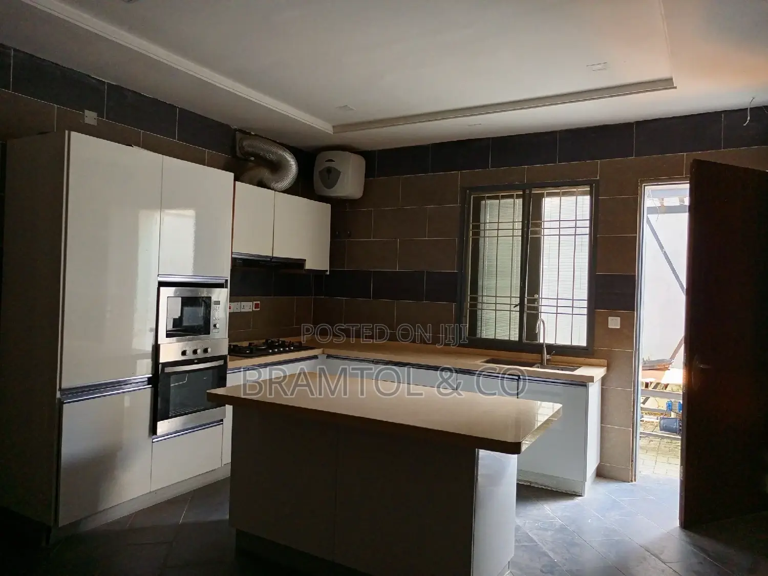 5bdrm Townhouse / Terrace in Guzape District for rent in Guzape District