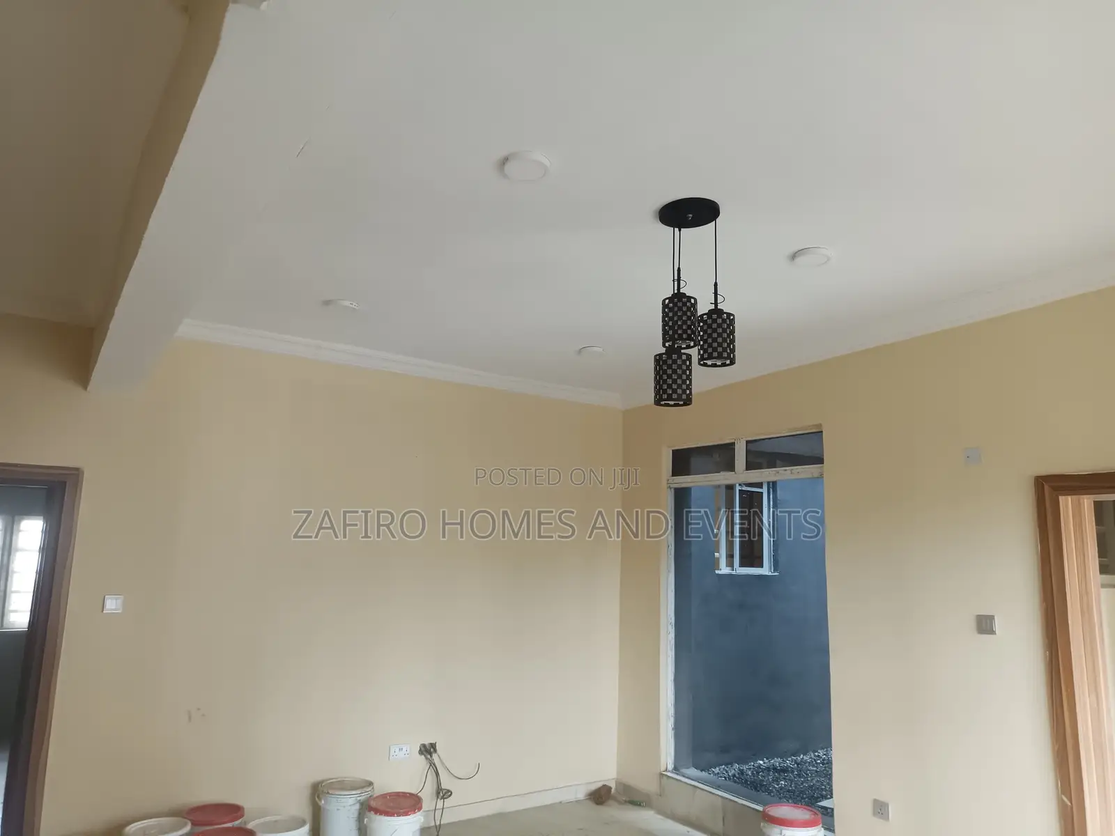 5bdrm Duplex in Iyaganku, Iyanganku for sale in Iyanganku