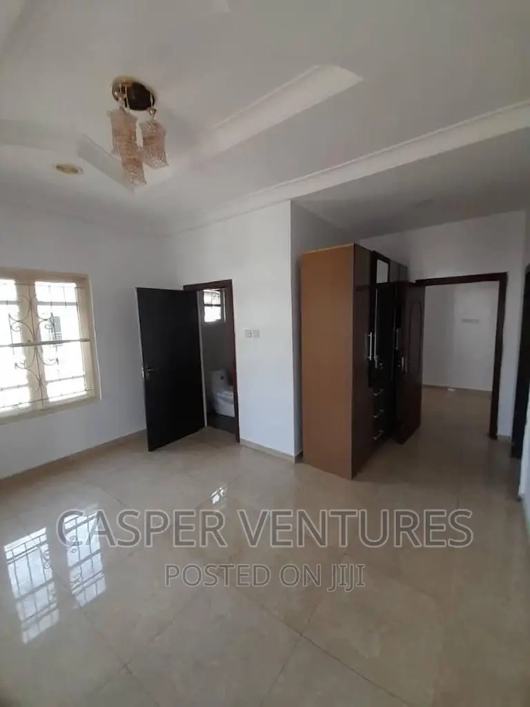 5bdrm Duplex in Chevy View, Chevron for rent in Chevron