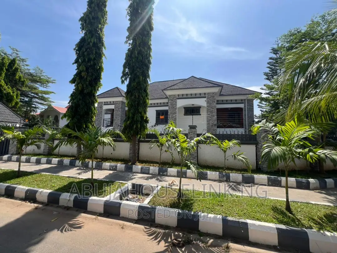 6bdrm Mansion in Maitama Main By for sale in Maitama