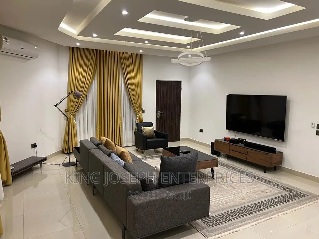 100% Luxury 3 Bedroom Apartment Wuse 2 ( With a Garden) in Wuse 2