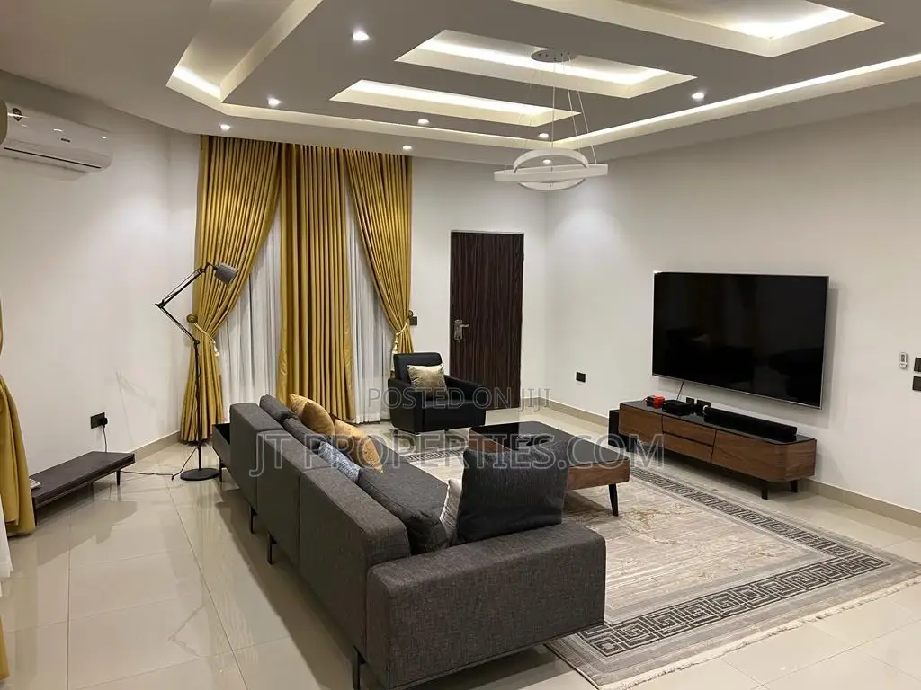 100% Luxury 3 Bedroom Apartment Wuse 2 ( With a Garden) in Wuse 2