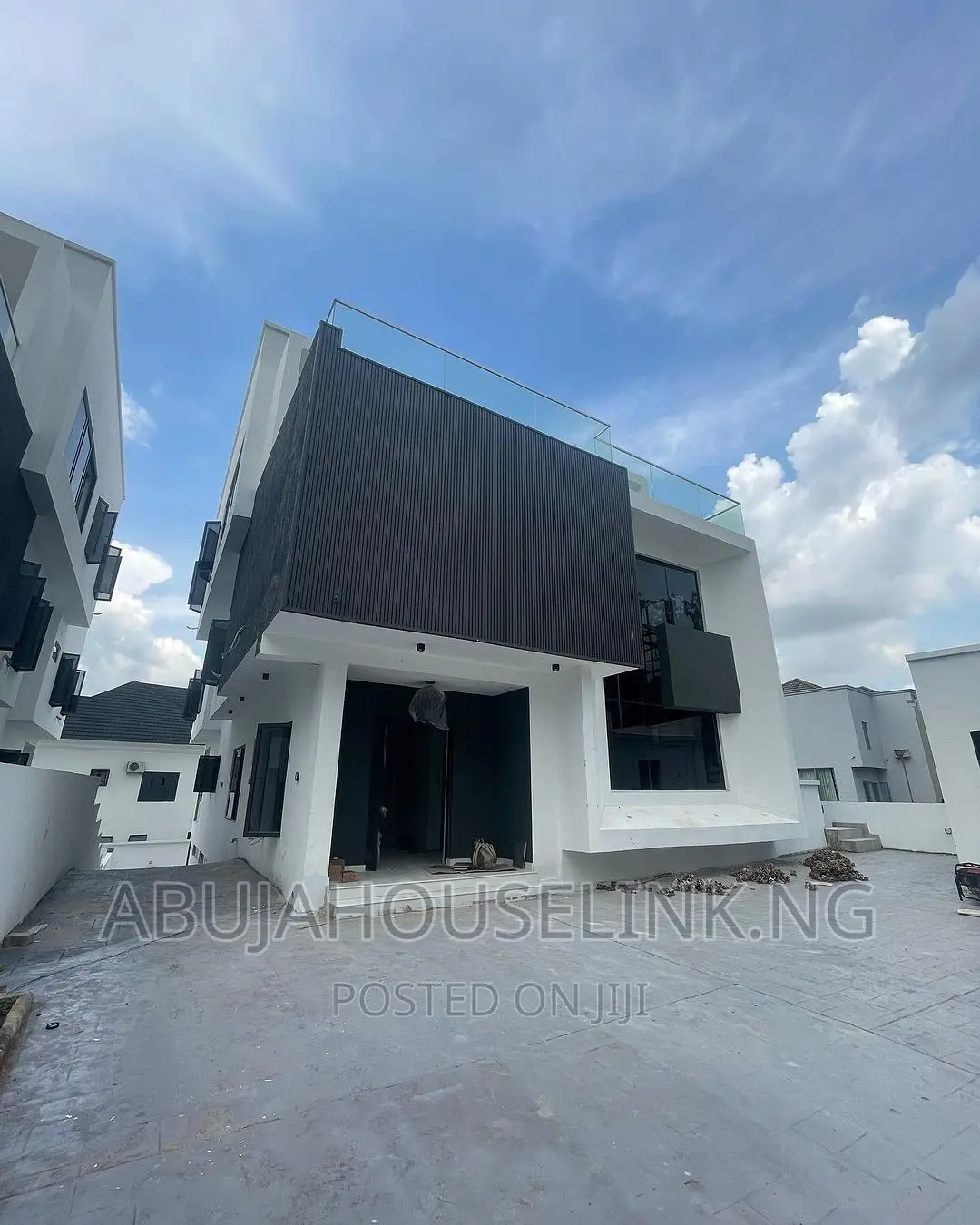5bdrm Duplex in Asokoro Main By for sale in Asokoro