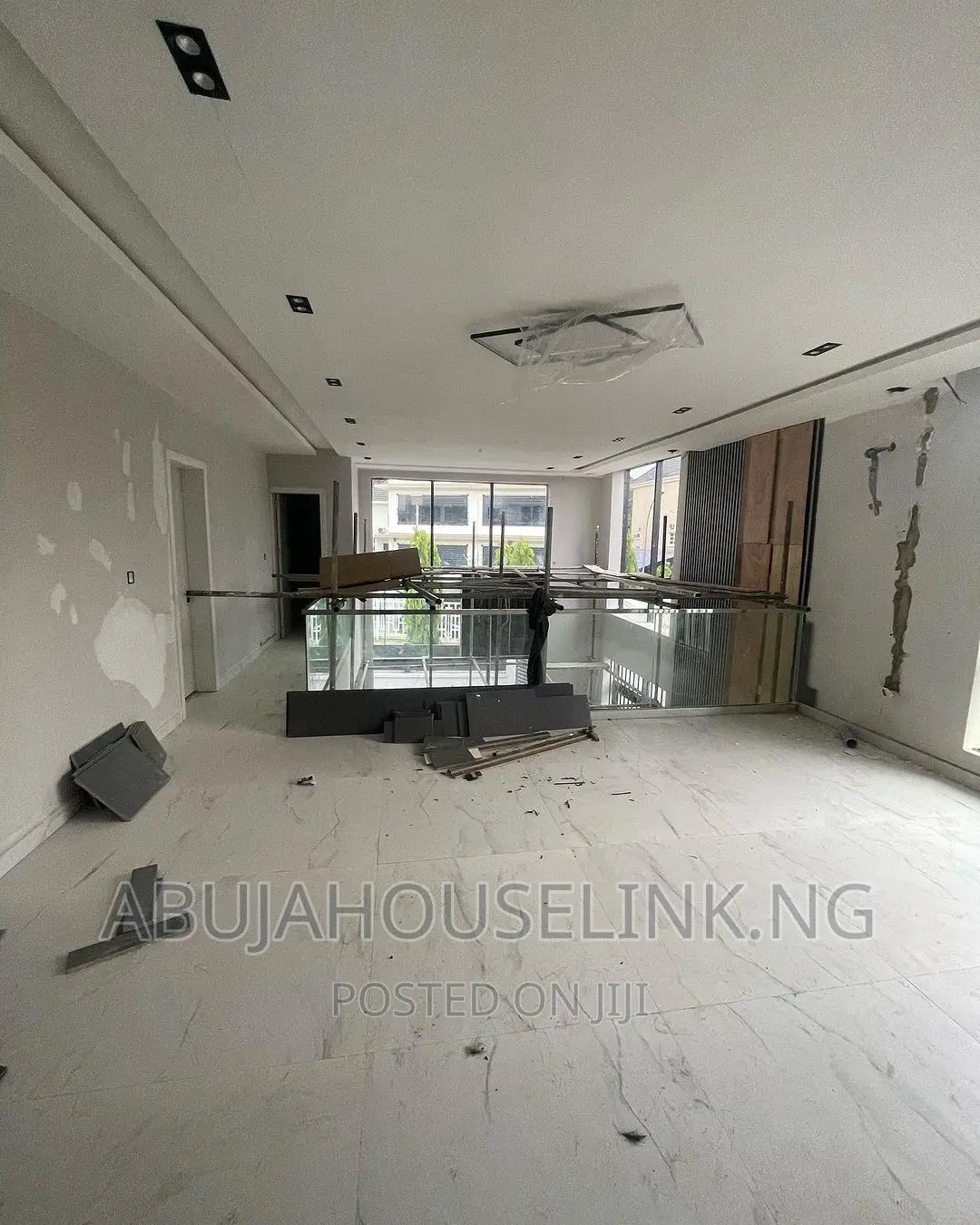 5bdrm Duplex in Asokoro Main By for sale in Asokoro