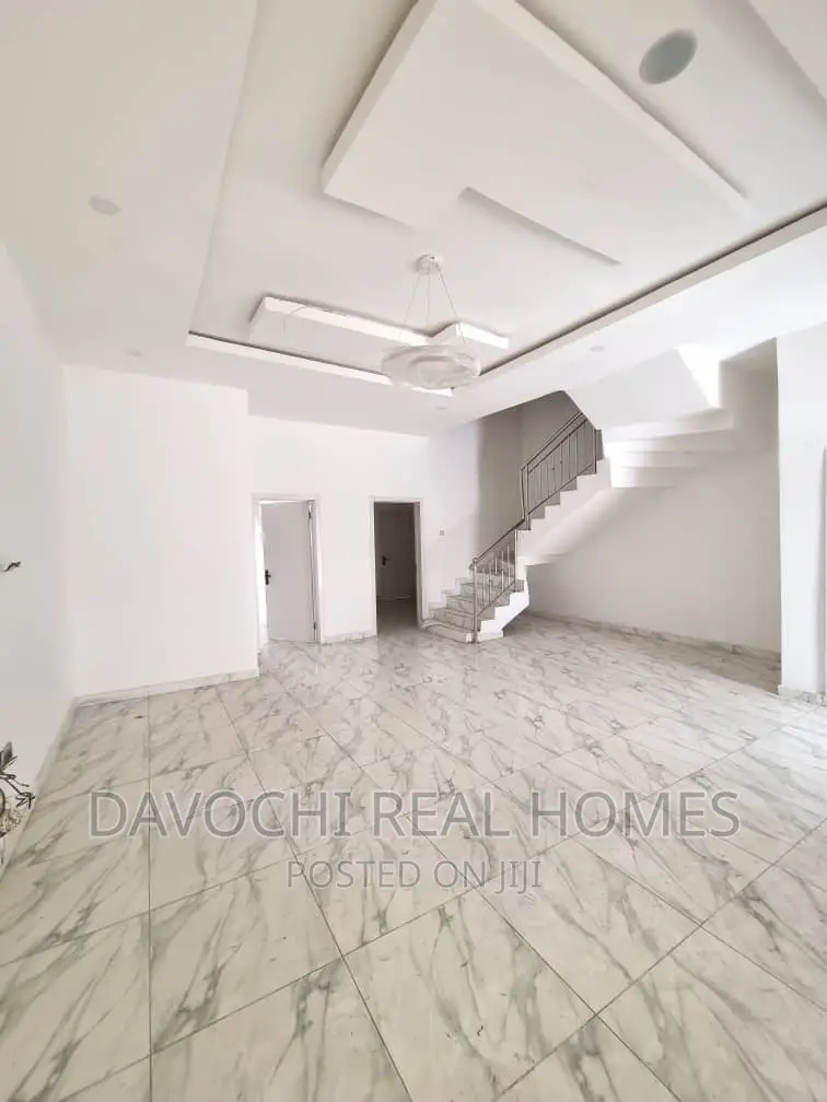 4bdrm Duplex in Ikota Villa, Lekki for rent in Lekki