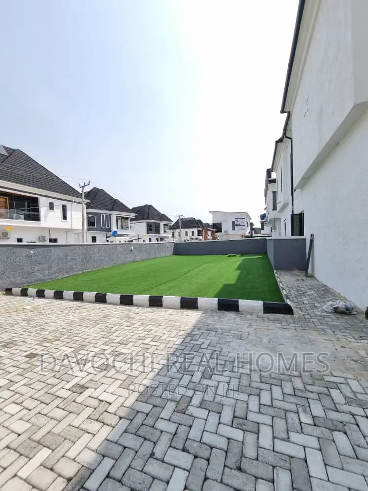 4bdrm Duplex in Ikota Villa, Lekki for rent in Lekki