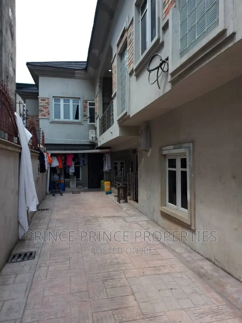 Furnished 5bdrm Duplex in Surulere for sale in Surulere