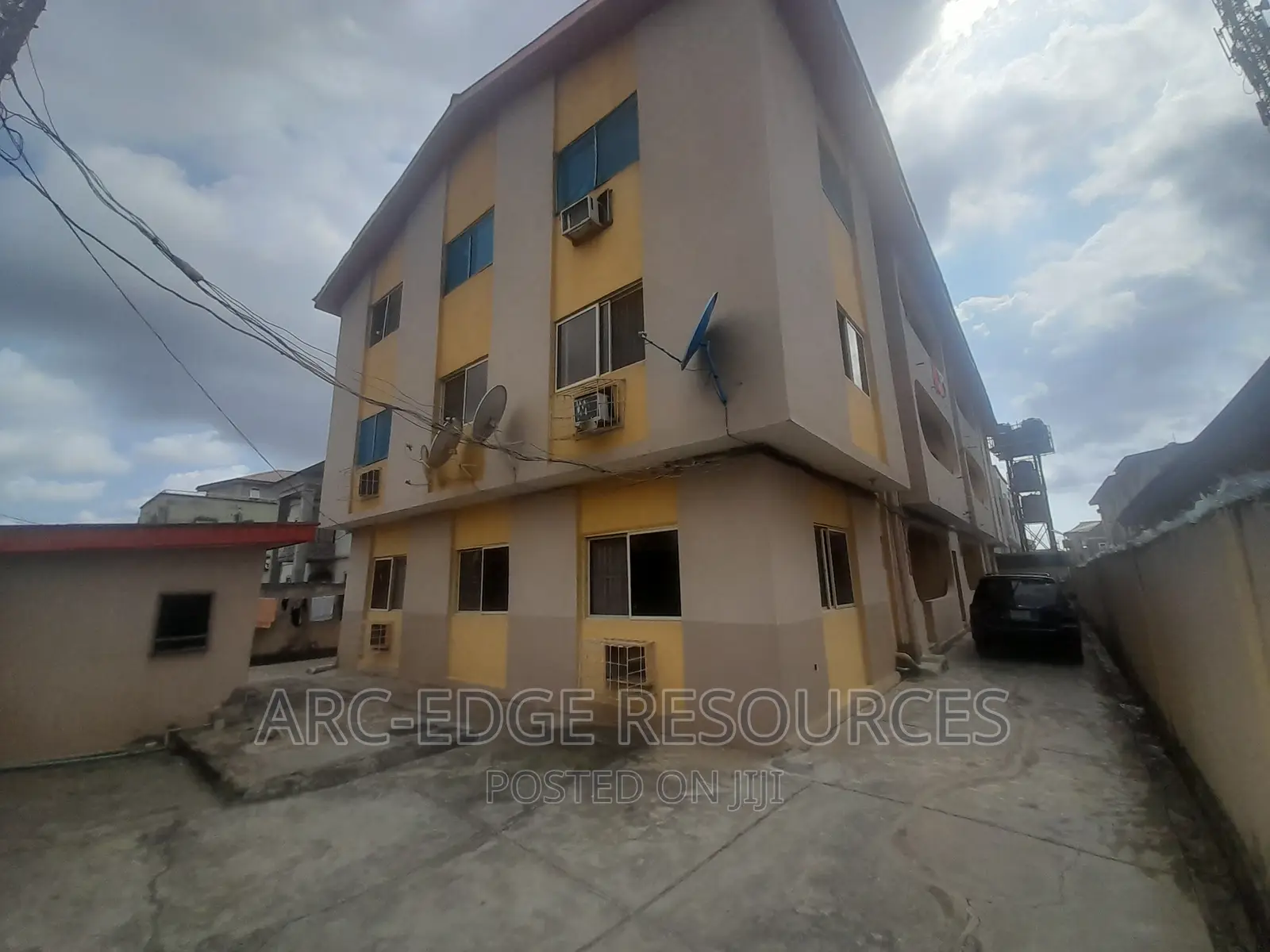 3bdrm Block of Flats in Ago Palace for rent in Ago Palace