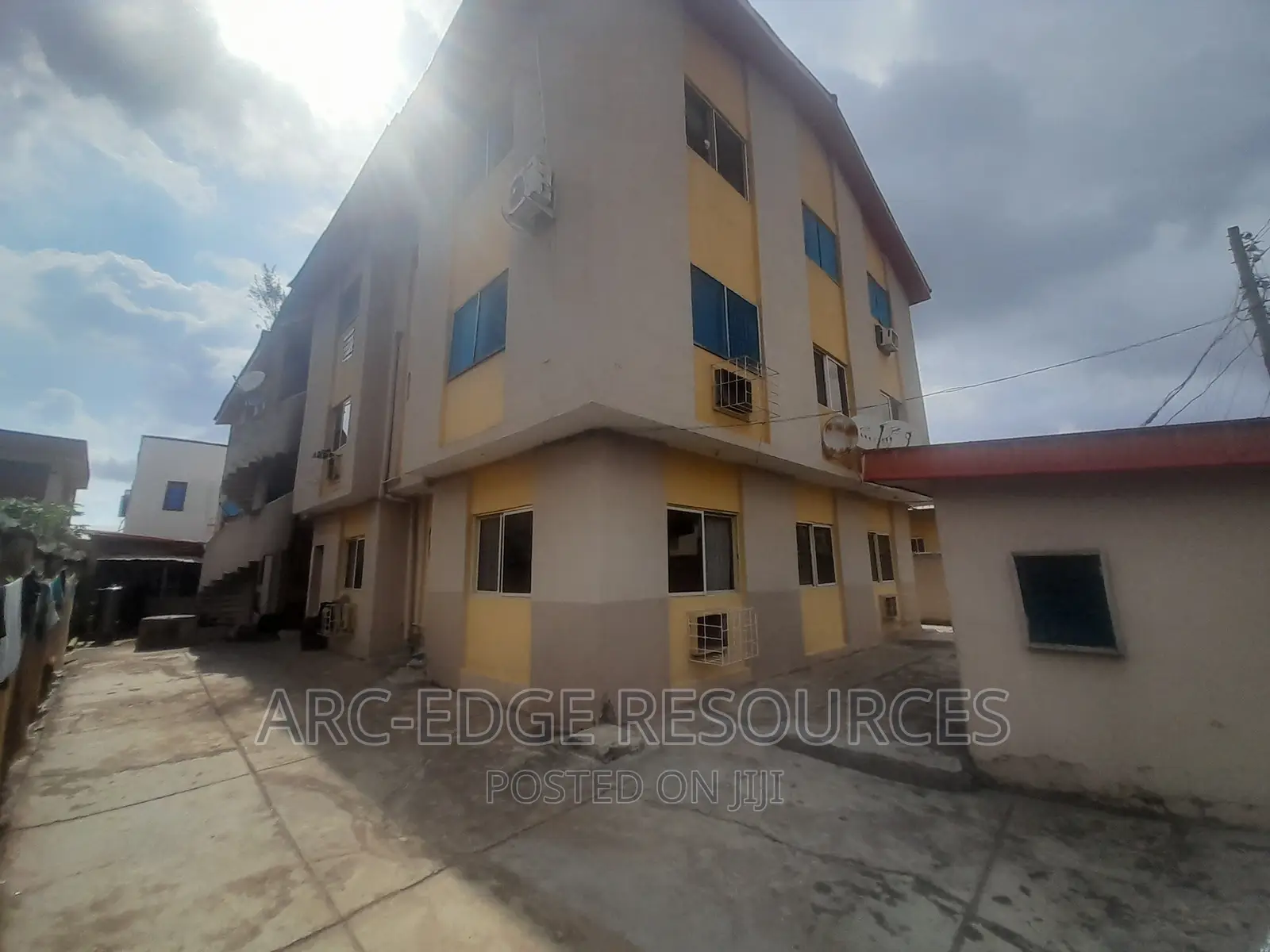 3bdrm Block of Flats in Ago Palace for rent in Ago Palace