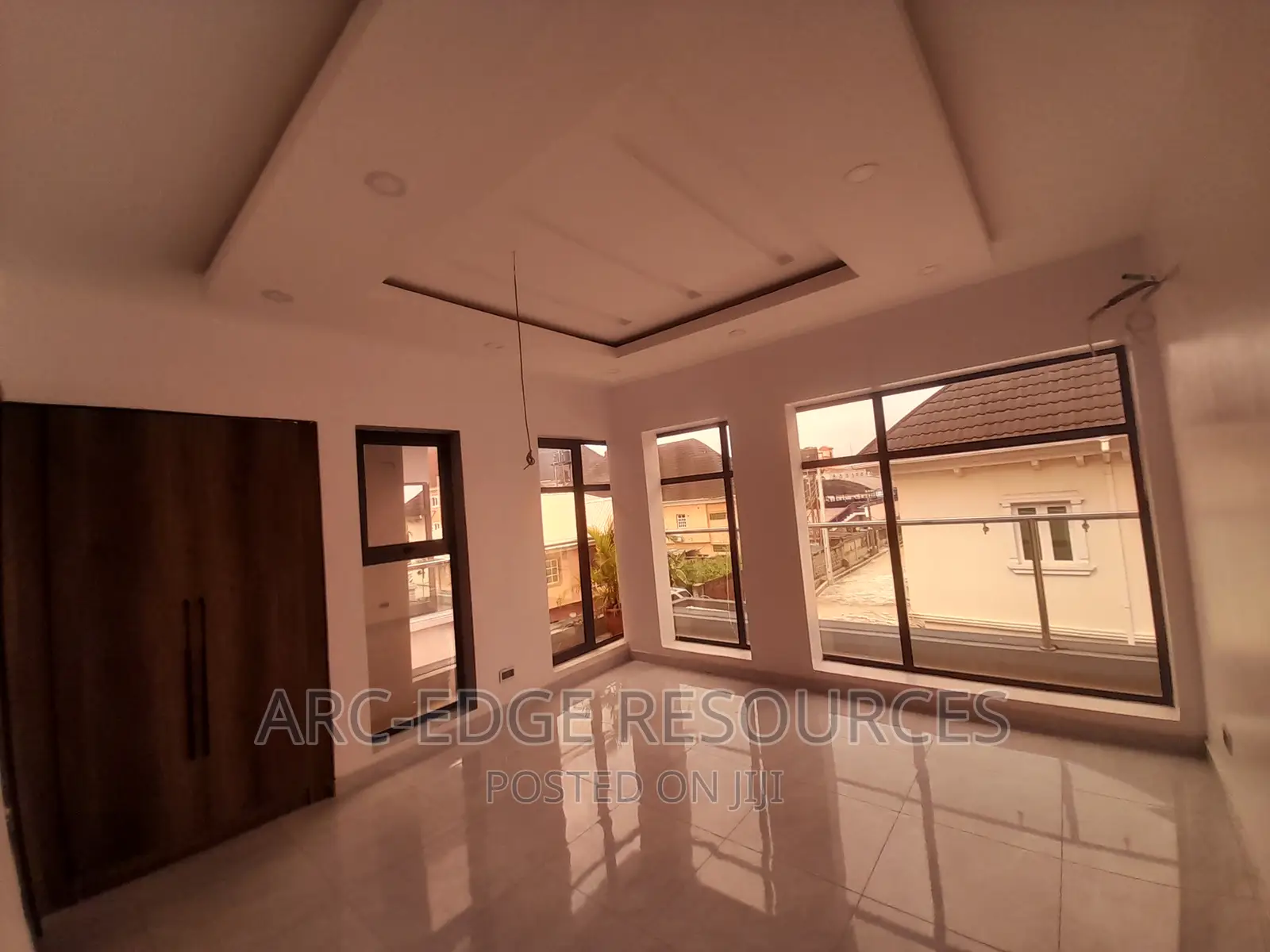 6bdrm Duplex in Ago Palace for sale in Ago Palace