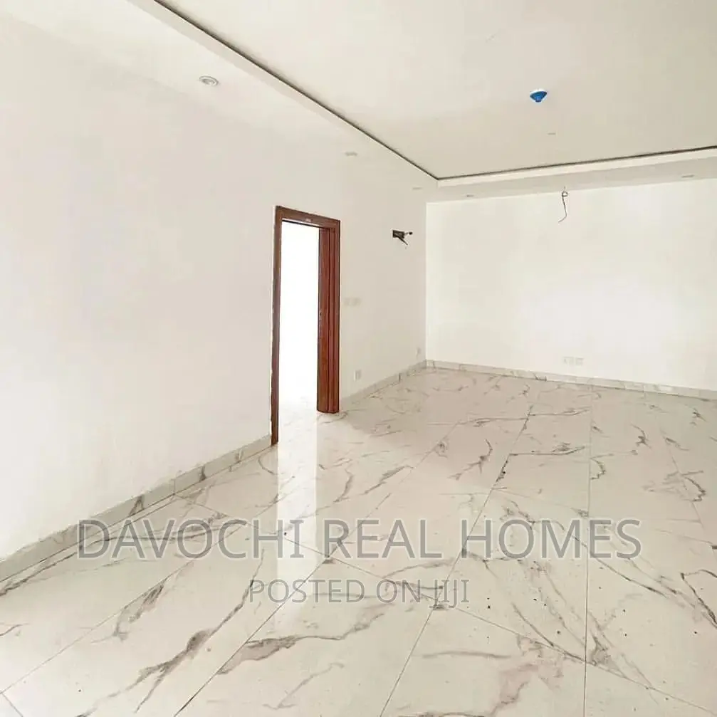 2bdrm Apartment in Lekki Phase One for rent in Lekki