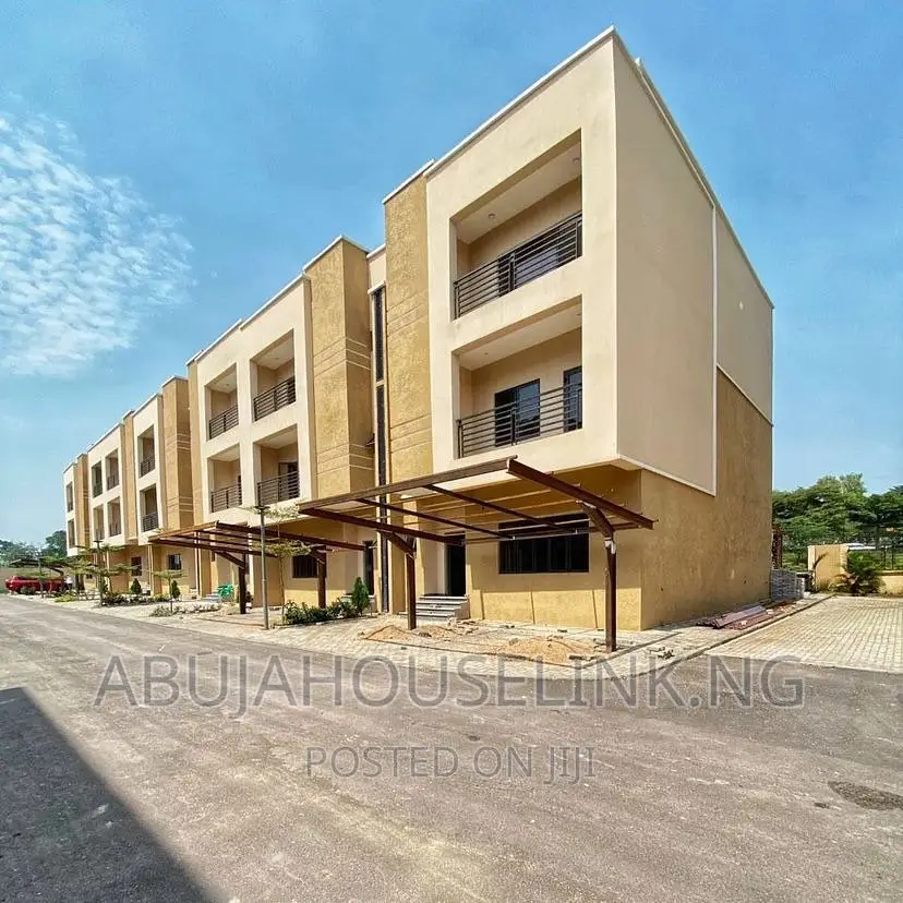 4bdrm Townhouse/Terrace in Jahi Main Abuja, Jabi for Sale in Jabi