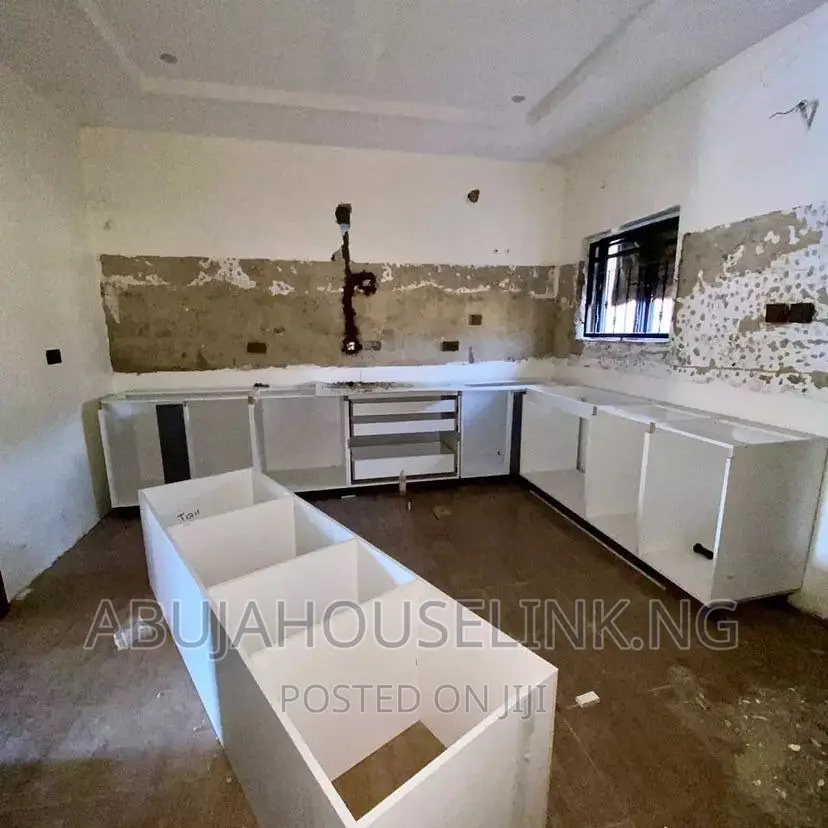 4bdrm Townhouse/Terrace in Jahi Main Abuja, Jabi for Sale in Jabi