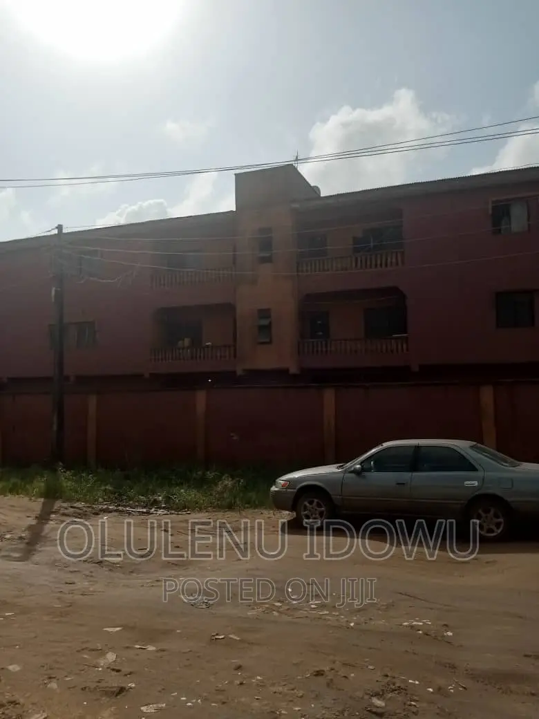 Furnished 3bdrm Block of Flats in Alimosho for sale in Alimosho