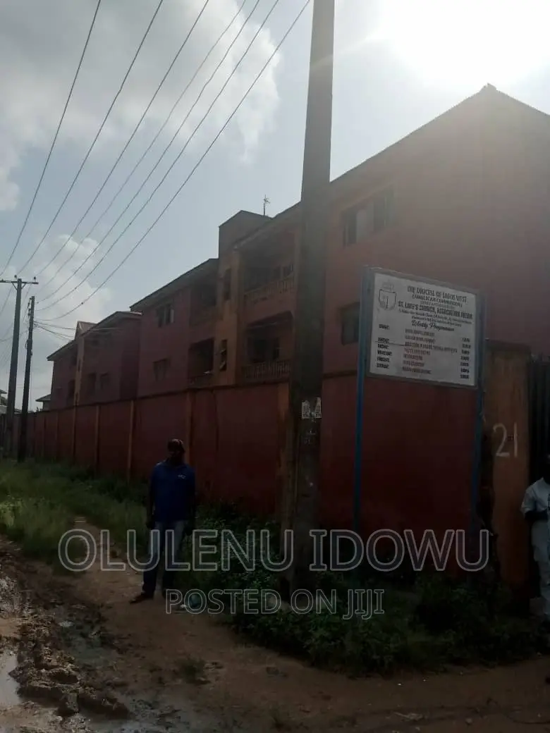 Furnished 3bdrm Block of Flats in Alimosho for sale in Alimosho