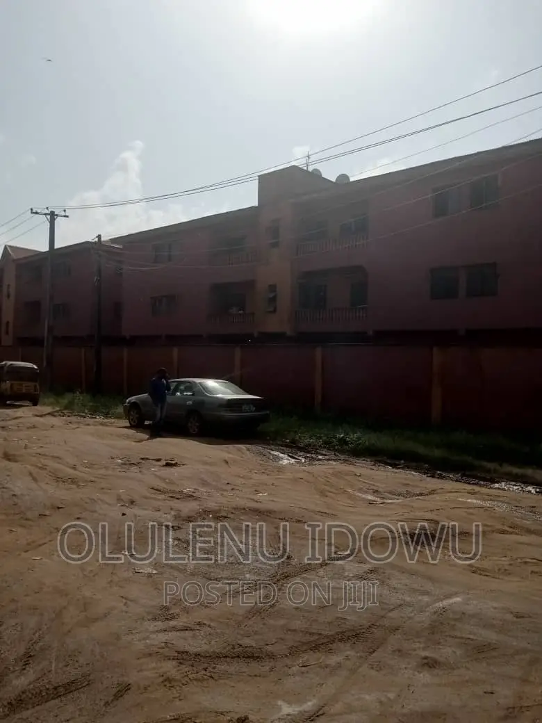 Furnished 3bdrm Block of Flats in Alimosho for sale in Alimosho