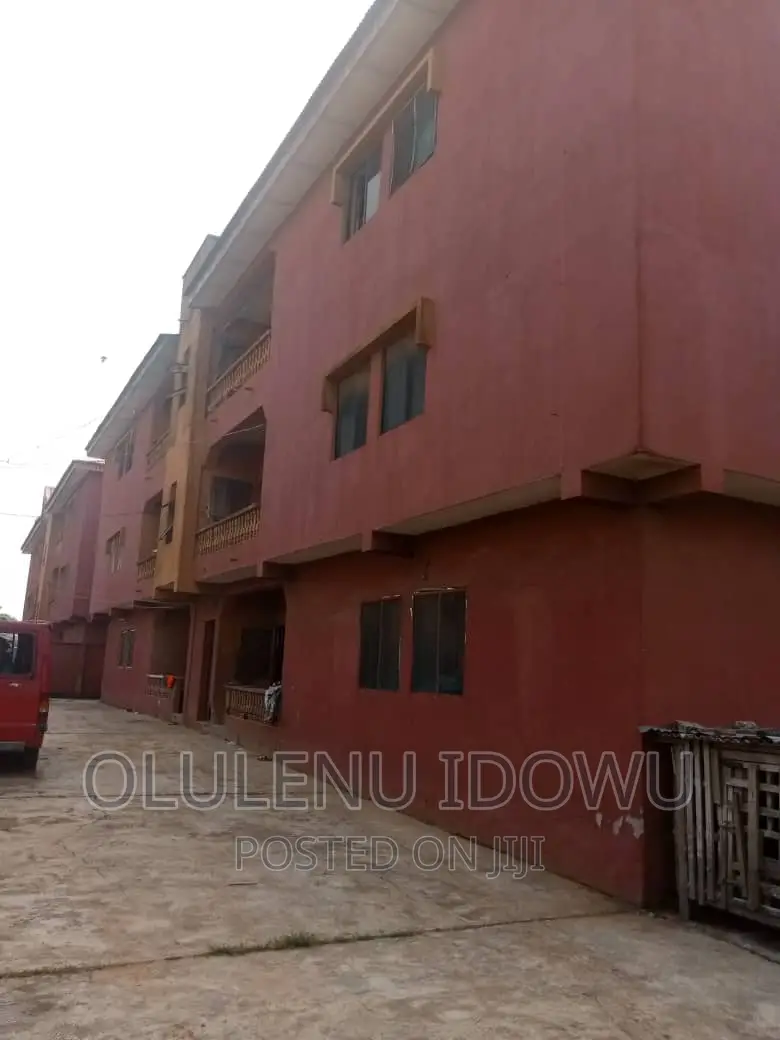 Furnished 3bdrm Block of Flats in Alimosho for sale in Alimosho