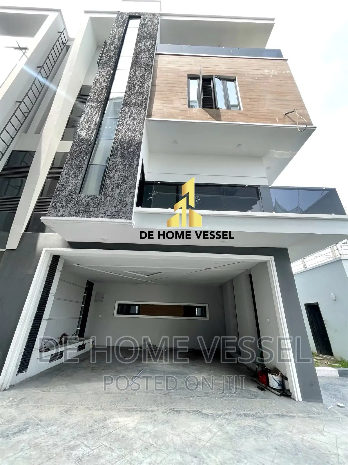 4bdrm Townhouse/Terrace in Chevron for sale in Chevron