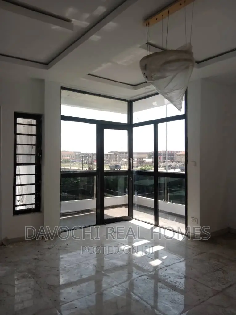 3bdrm Apartment in Chevron Drive, Lekki for rent in Lekki