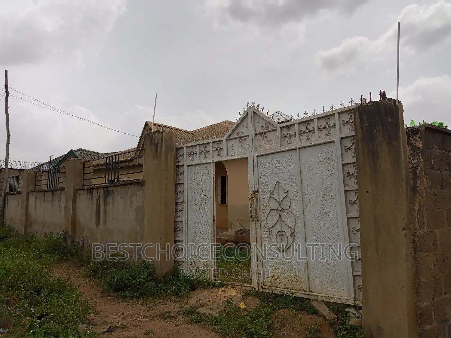 5bdrm Bungalow in Akoju Awotan Apete, Ibadan for sale in Ibadan