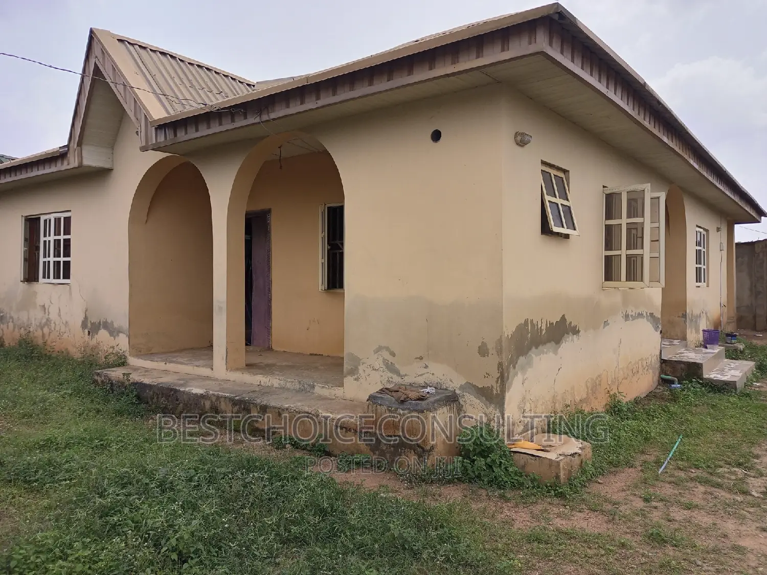5bdrm Bungalow in Akoju Awotan Apete, Ibadan for sale in Ibadan