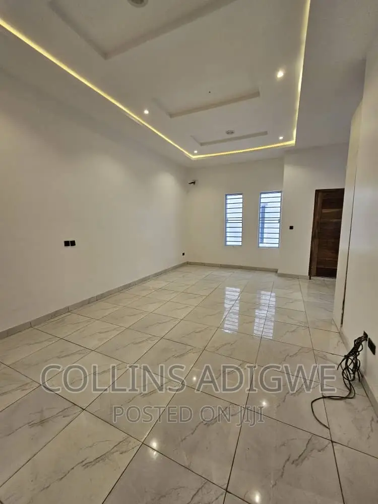 4bdrm Duplex in Agungi for sale in Agungi