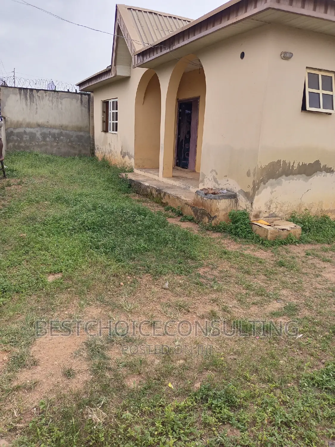 5bdrm Bungalow in Akoju, Ibadan for sale in Ibadan